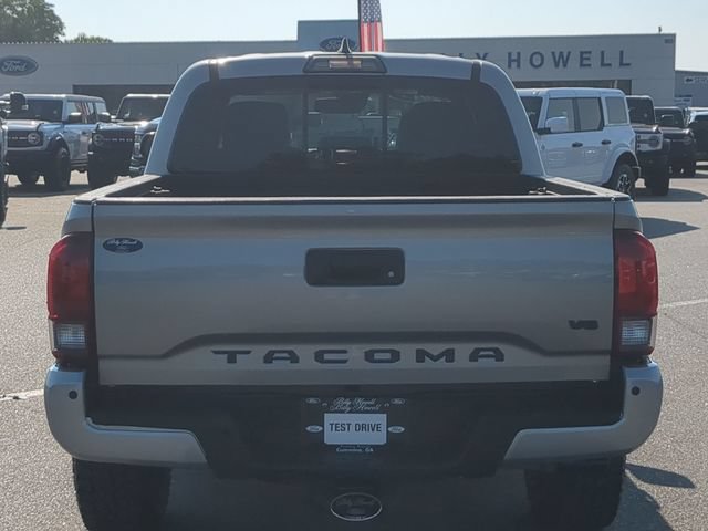Used 2019 Toyota Tacoma TRD Off-Road AWD/4WD image 7