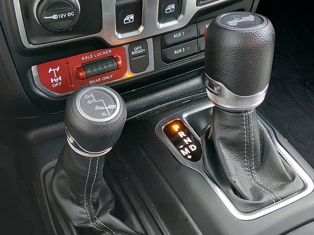 Used 2025 Jeep Wrangler Sport AWD/4WD image 19