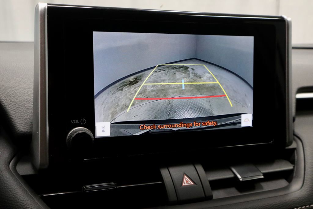 Used 2025 Toyota RAV4 XLE AWD/4WD image 9