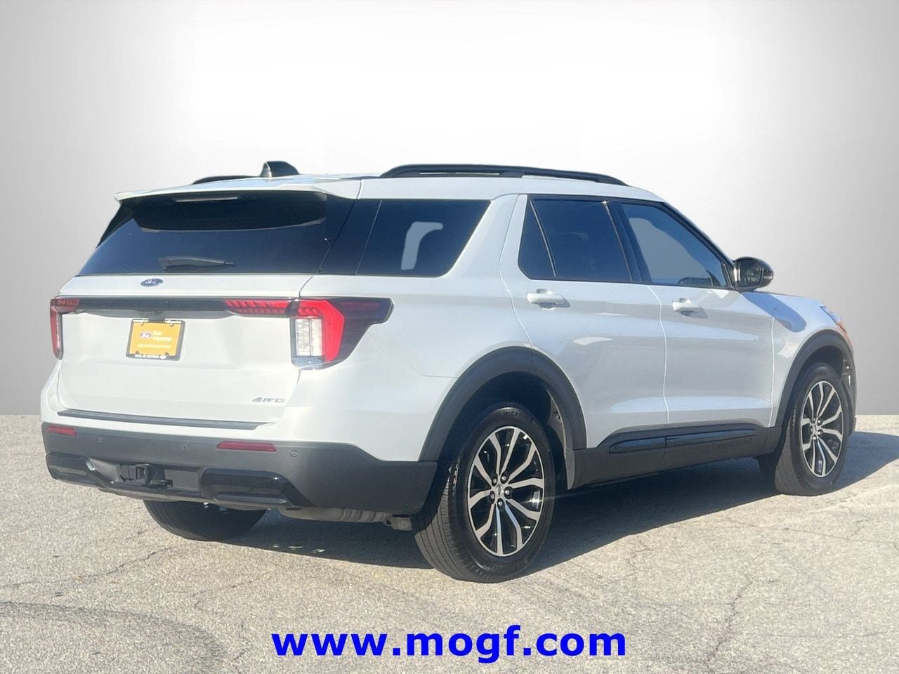 Certified 2026 Ford Explorer ST-Line AWD/4WD image 3
