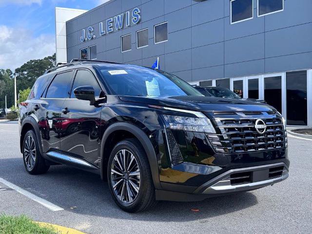 Used 2026 Nissan Pathfinder Platinum w/ Cargo Package