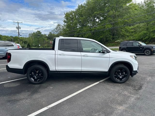 Used 2025 Honda Ridgeline Black Edition image 2