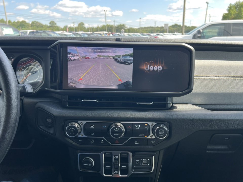 Used 2025 Jeep Gladiator Sport image 23