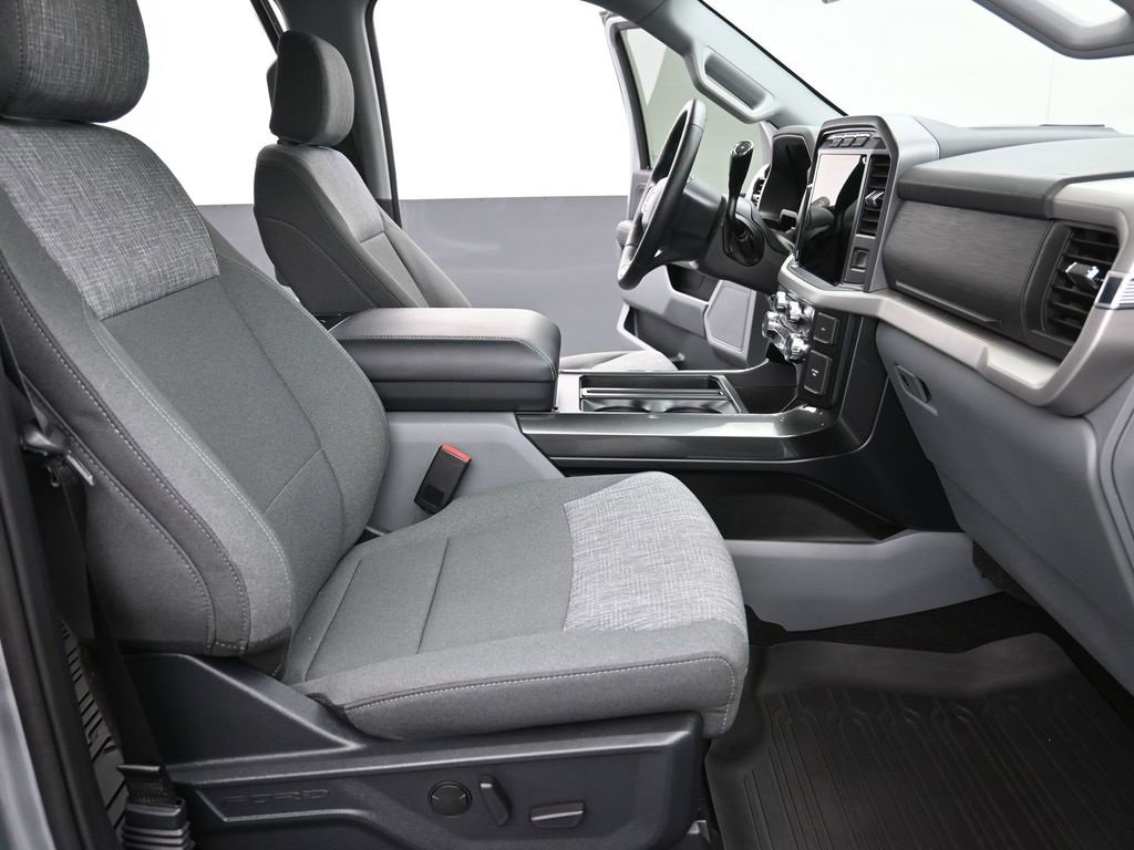 Certified 2022 Ford F150 XLT w/ Equipment Group 302A High image 25