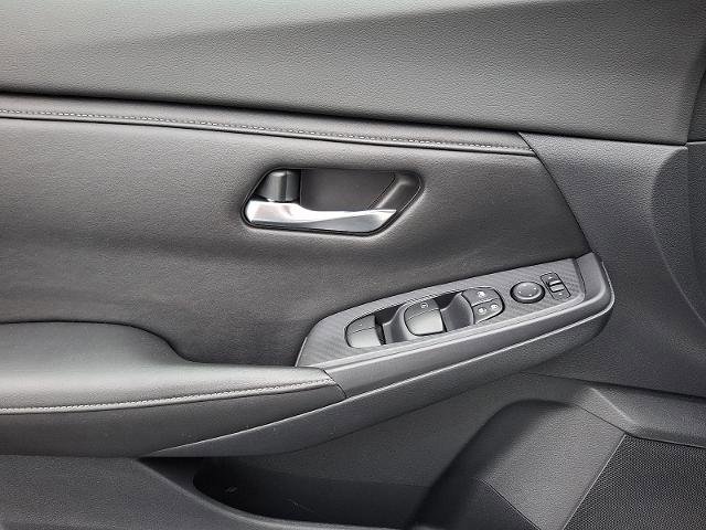 Used 2020 Nissan Sentra SV image 12