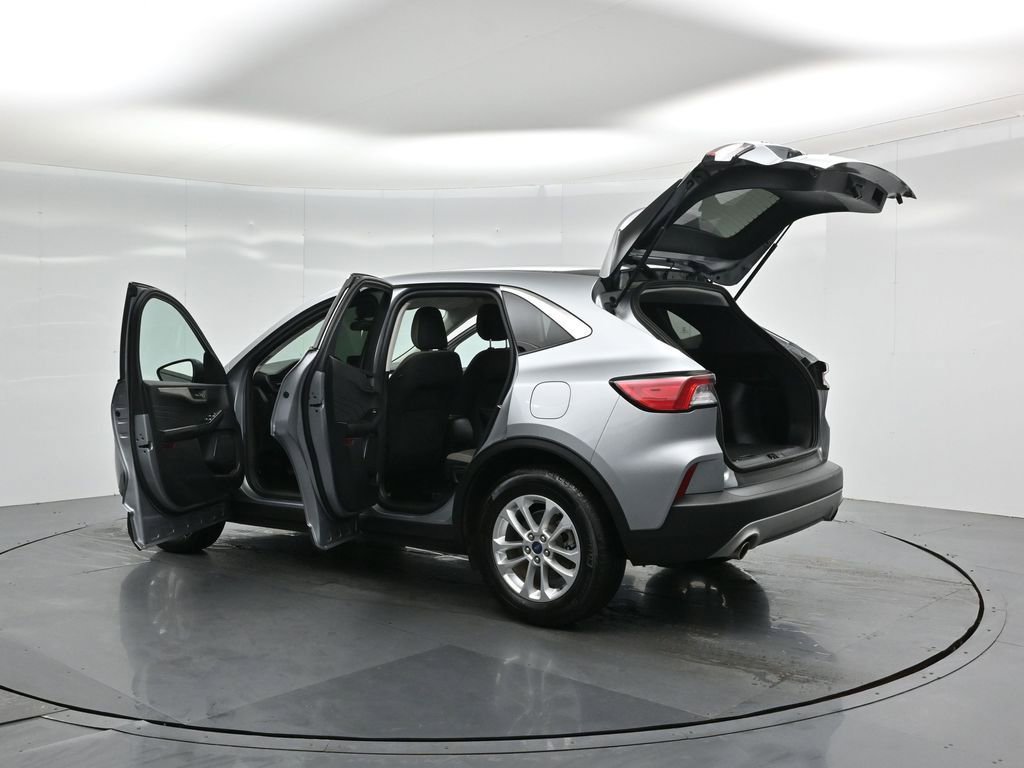 Certified 2022 Ford Escape SE image 31