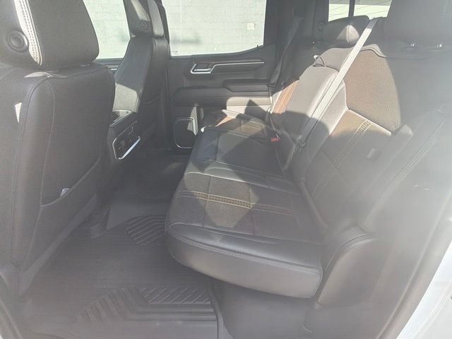 Used 2022 Chevrolet Silverado 1500 High Country w/ Technology Package AWD/4WD image 24