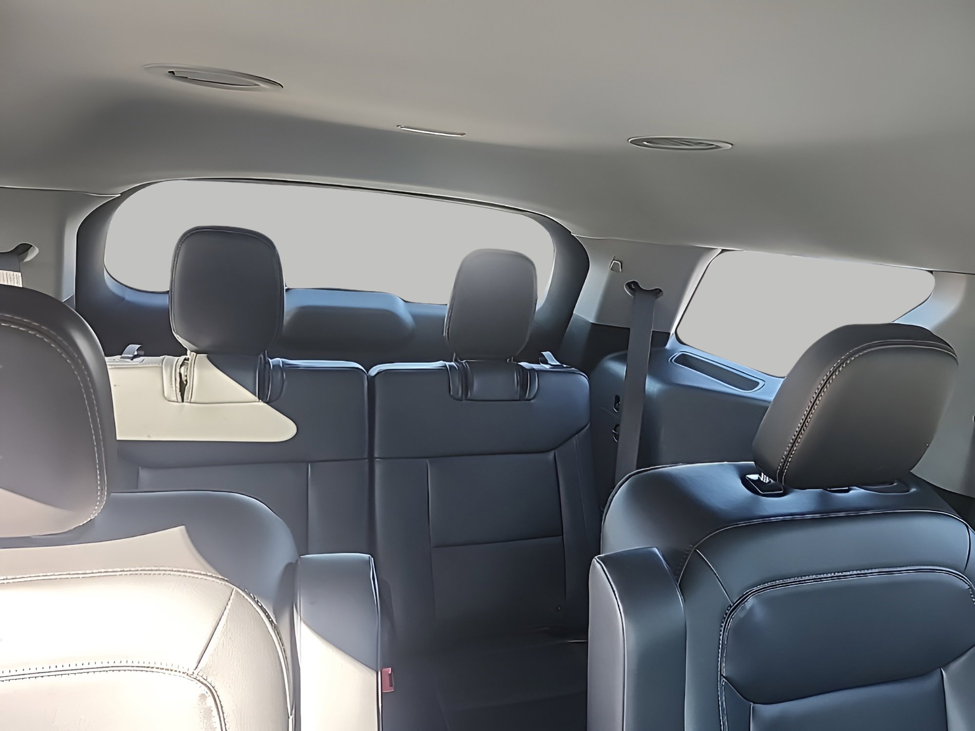 Certified 2023 Ford Explorer XLT w/ Equipment Group 202A image 8