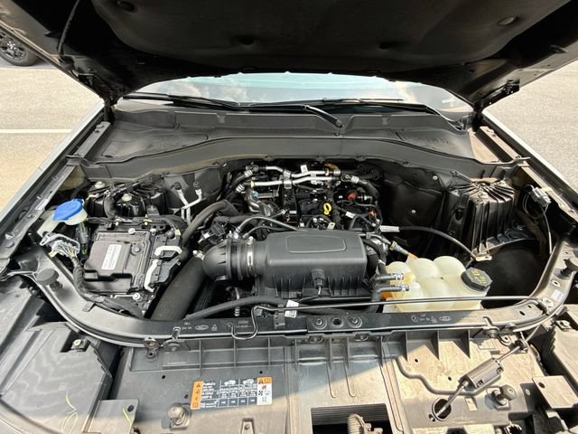 Certified 2022 Ford Explorer XLT w/ Equipment Group 202A AWD/4WD image 38