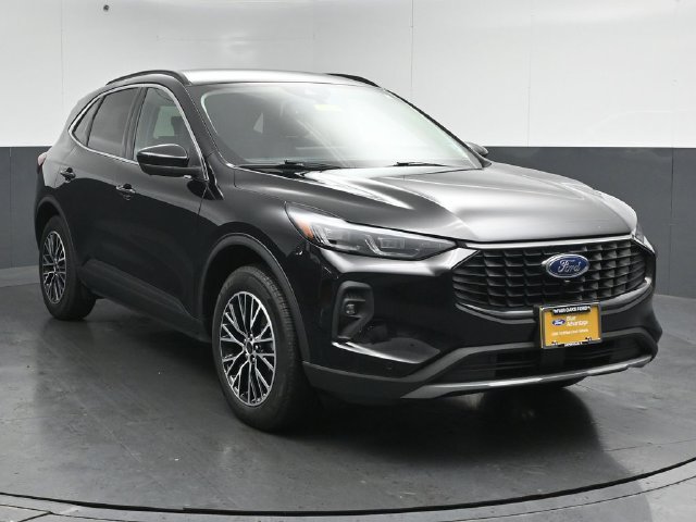 Certified 2026 Ford Escape SE w/ PHEV Premium Package