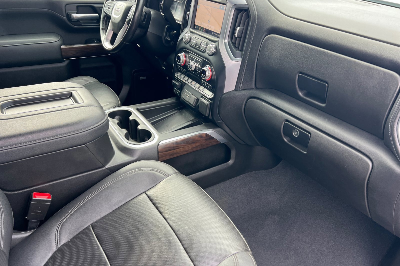 Used 2021 GMC Sierra 2500 SLT w/ SLT Preferred Package image 16