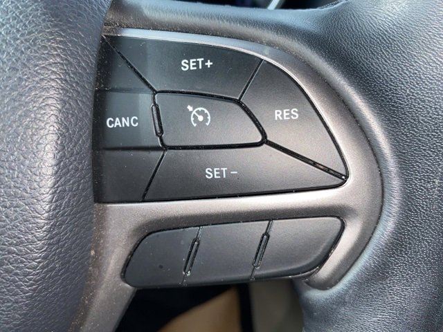 Used 2019 Jeep Grand Cherokee Limited image 16