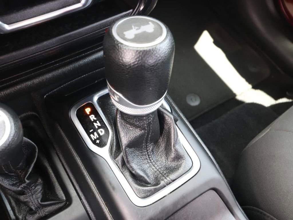 Used 2021 Jeep Wrangler Sport AWD/4WD image 22