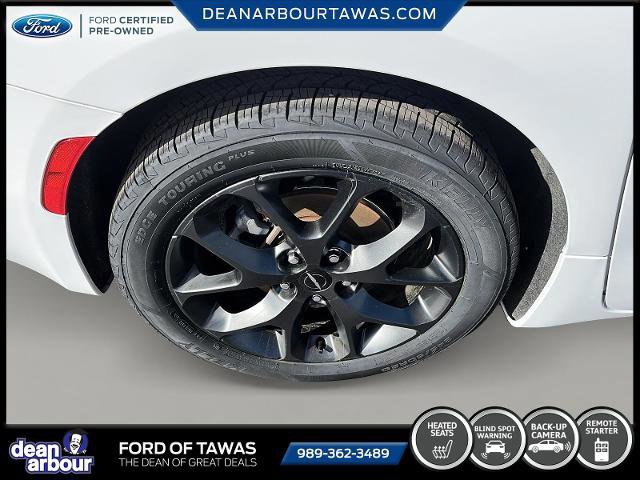 Used 2025 Chrysler Pacifica Limited image 25