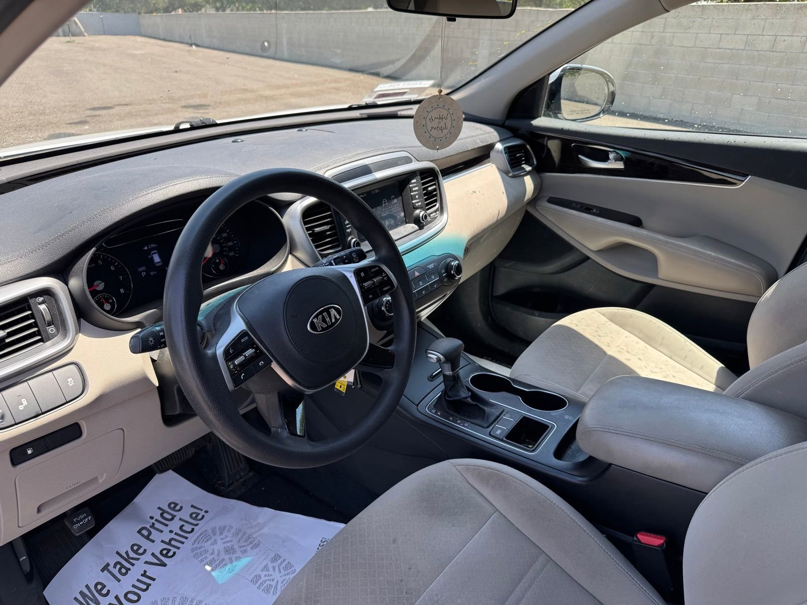 Used 2020 Kia Sorento LX FWD image 10