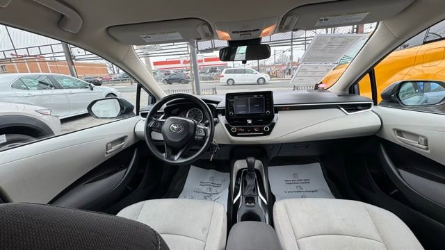 Used 2022 Toyota Corolla LE image 12