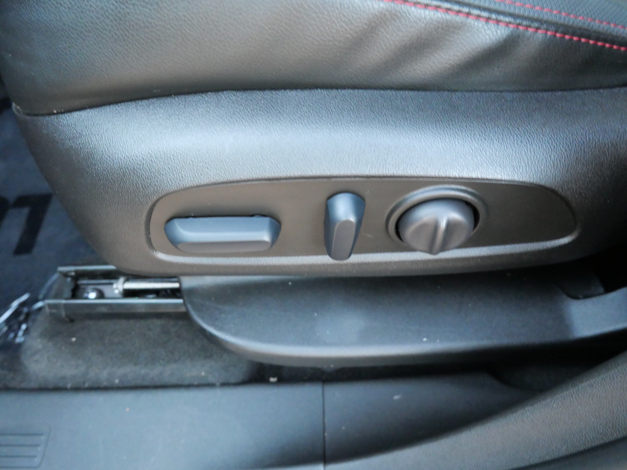 Used 2023 Chevrolet Equinox RS AWD/4WD image 19