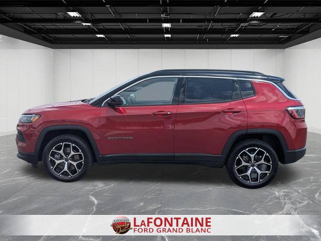 Used 2025 Jeep Compass Limited AWD/4WD image 2