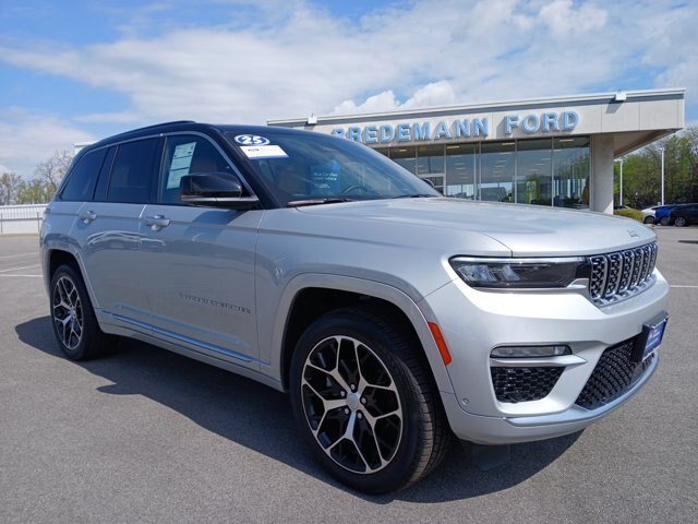 Used 2025 Jeep Grand Cherokee Summit AWD/4WD image 2