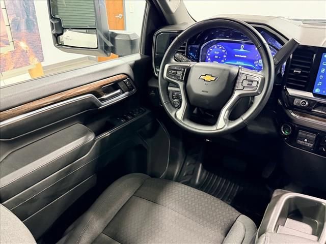Used 2024 Chevrolet Silverado 3500 LT w/ Safety Package AWD/4WD image 12
