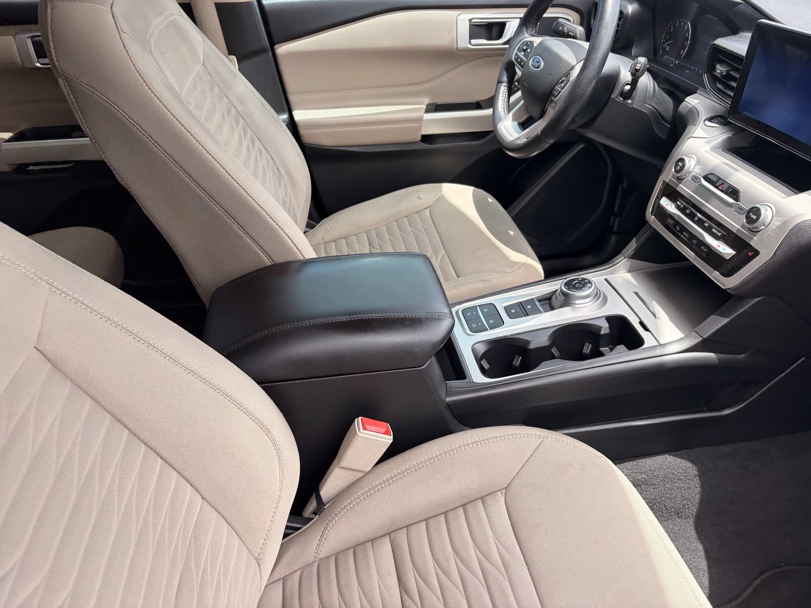 Certified 2021 Ford Explorer XLT RWD image 11
