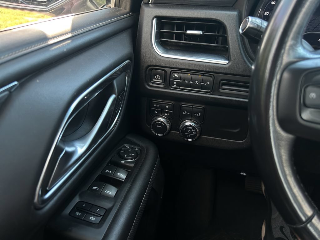 Used 2022 GMC Yukon XL SLT AWD/4WD image 28