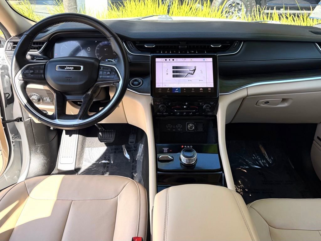 Used 2022 Jeep Grand Cherokee Limited image 29