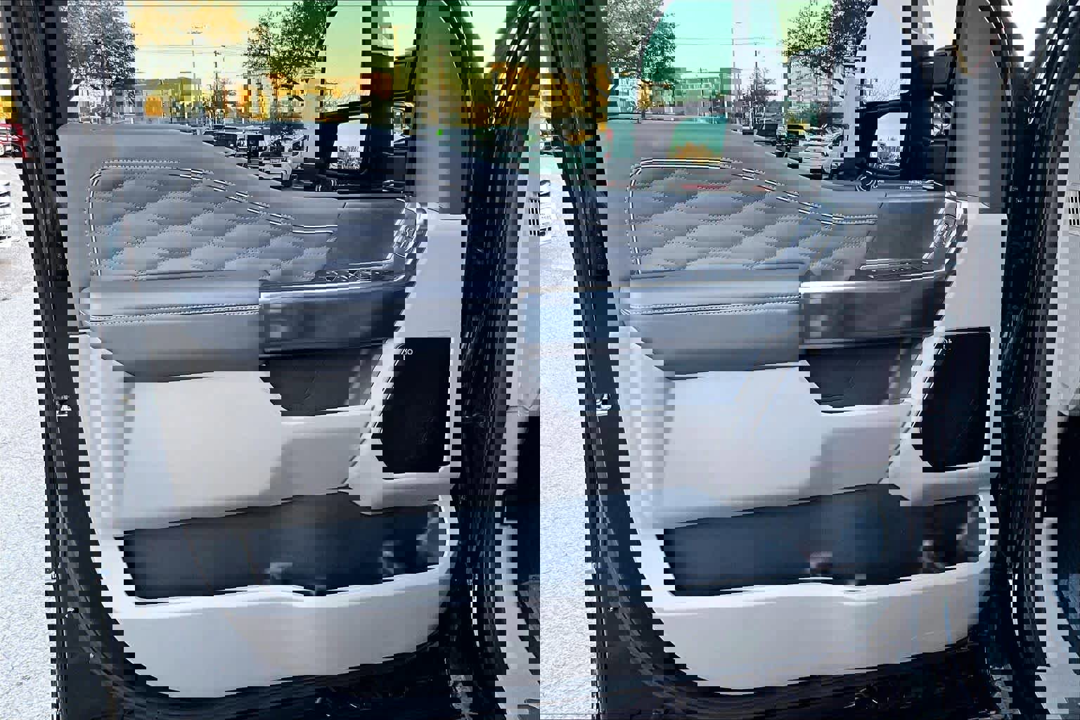 Certified 2025 Ford F250 Platinum w/ Platinum Plus Package image 22