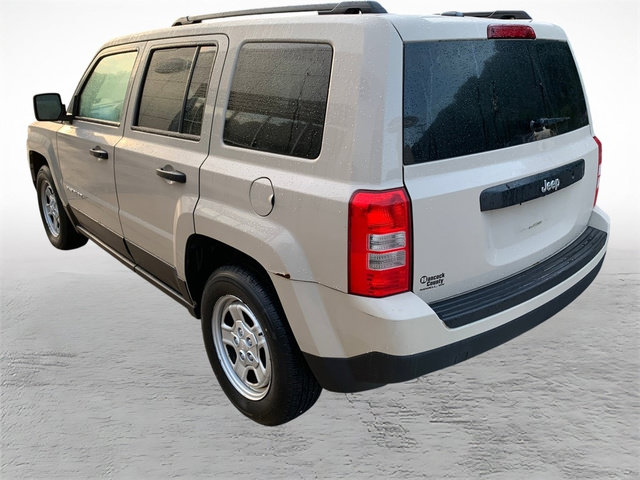 Used 2017 Jeep Patriot Sport FWD image 4