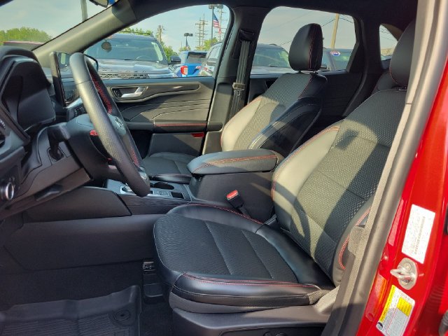 Certified 2024 Ford Escape ST-Line w/ Tech Pack #1 AWD/4WD image 9