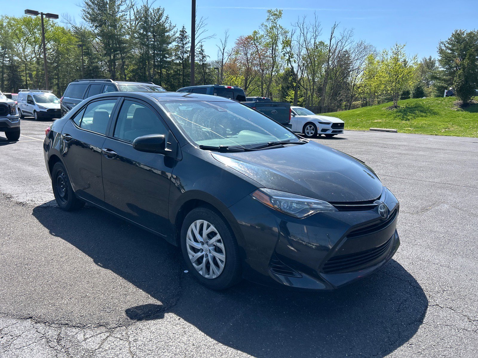 Used 2018 Toyota Corolla LE FWD image 3