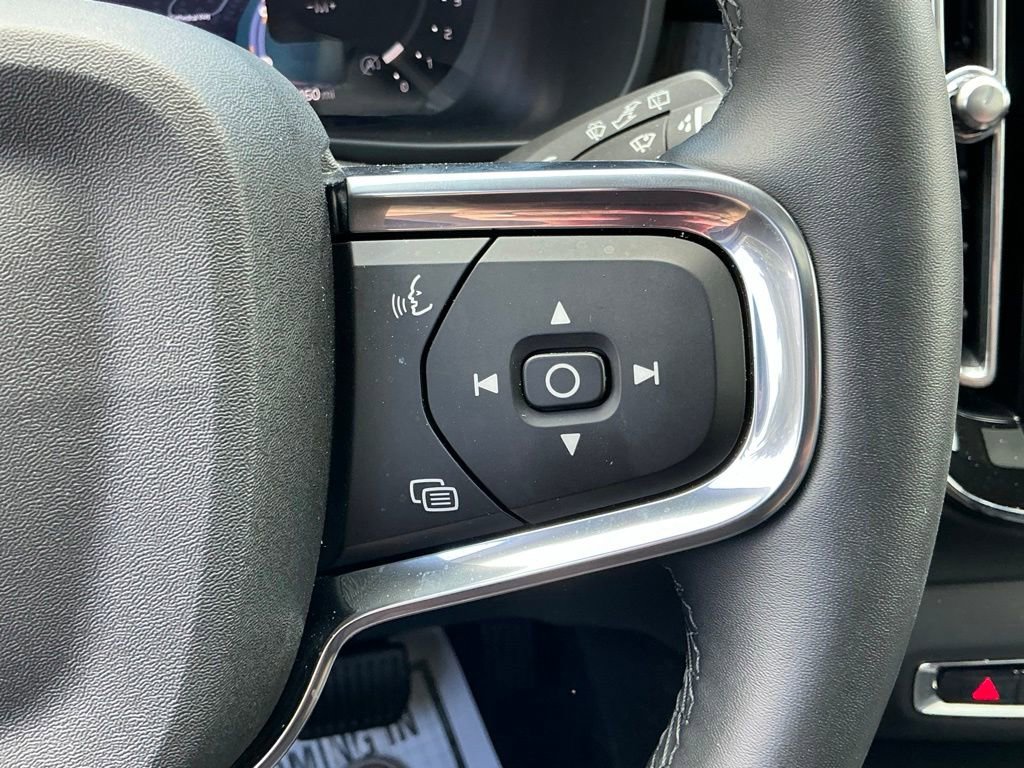 Used 2026 Volvo XC40 B5 Plus AWD/4WD image 42