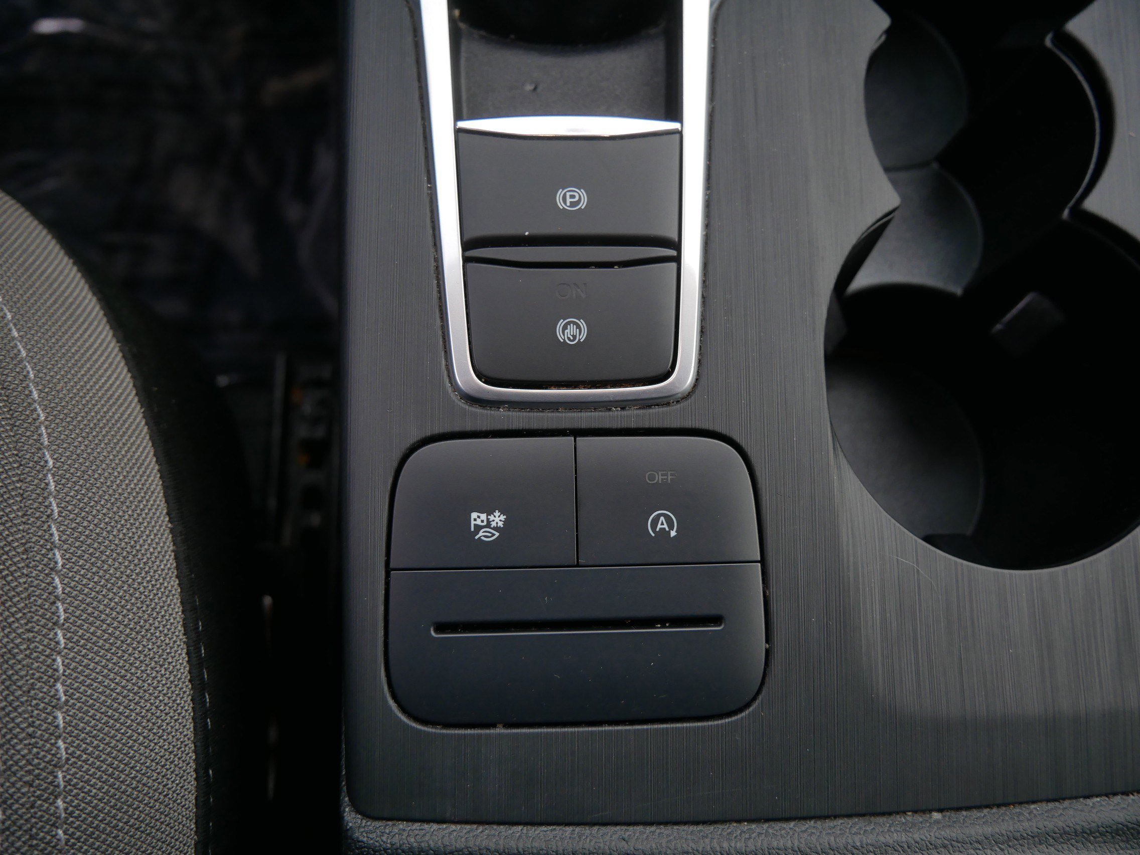 Certified 2022 Ford Escape S image 33