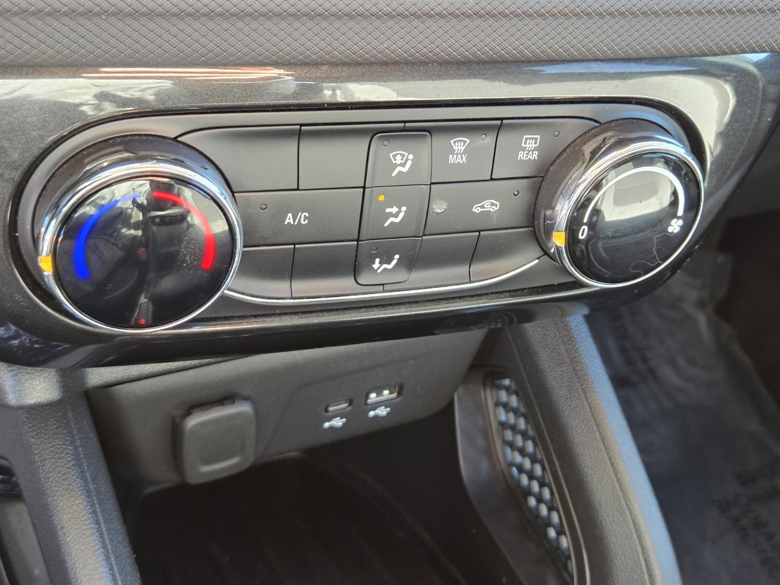 Used 2024 Chevrolet TrailBlazer LT image 22