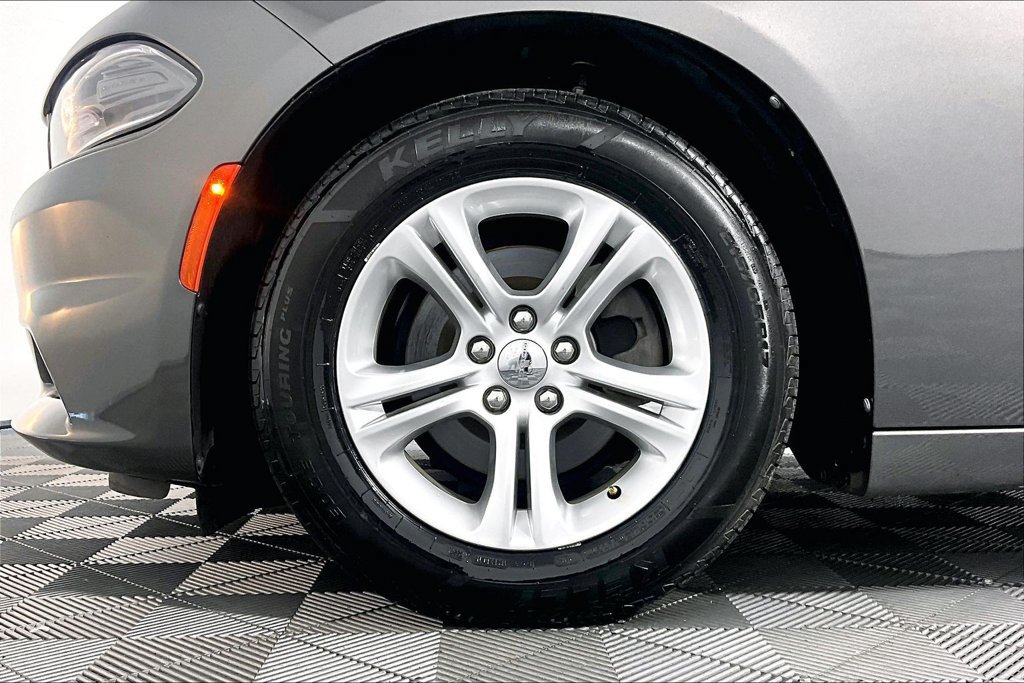Used 2020 Dodge Charger SXT RWD image 8