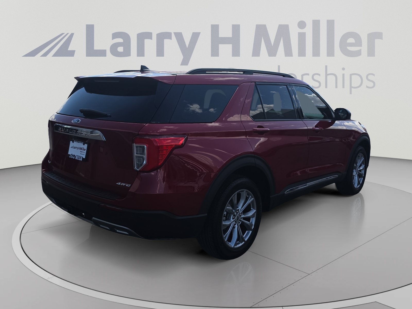 Certified 2023 Ford Explorer XLT w/ Equipment Group 202A AWD/4WD image 5