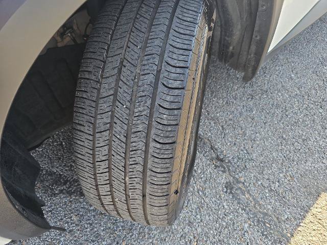 Used 2025 Nissan Pathfinder SV AWD/4WD image 31