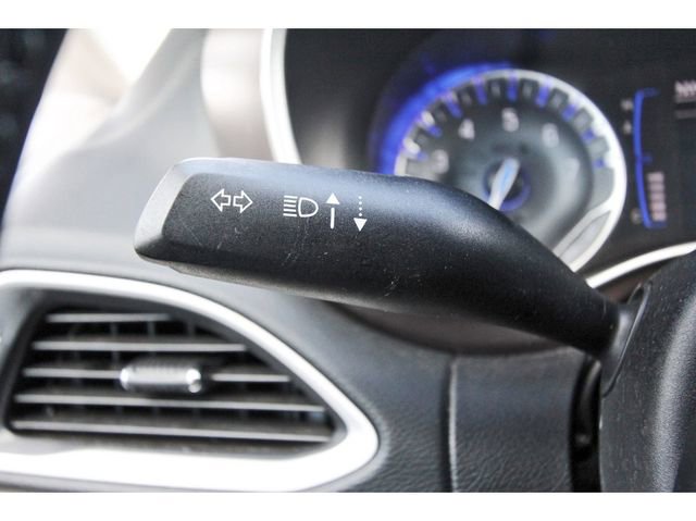 Used 2023 Chrysler Voyager LX FWD image 17
