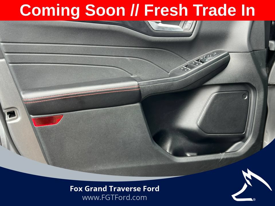 Certified 2025 Ford Escape ST-Line Select AWD/4WD image 13