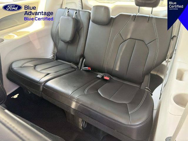 Used 2024 Chrysler Pacifica Limited FWD image 16