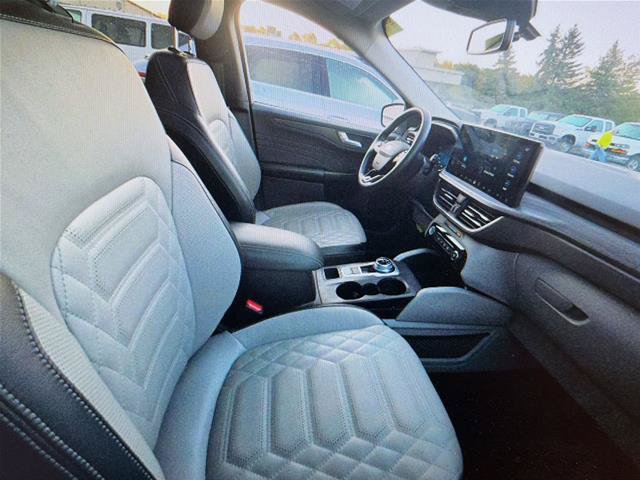 Certified 2023 Ford Escape SE w/ PHEV Premium Package FWD image 14