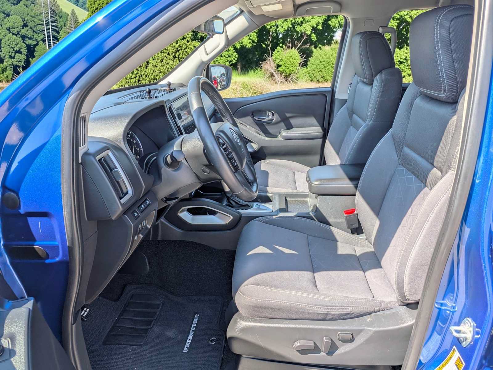Used 2025 Nissan Frontier SV w/ SV Convenience Package AWD/4WD image 14