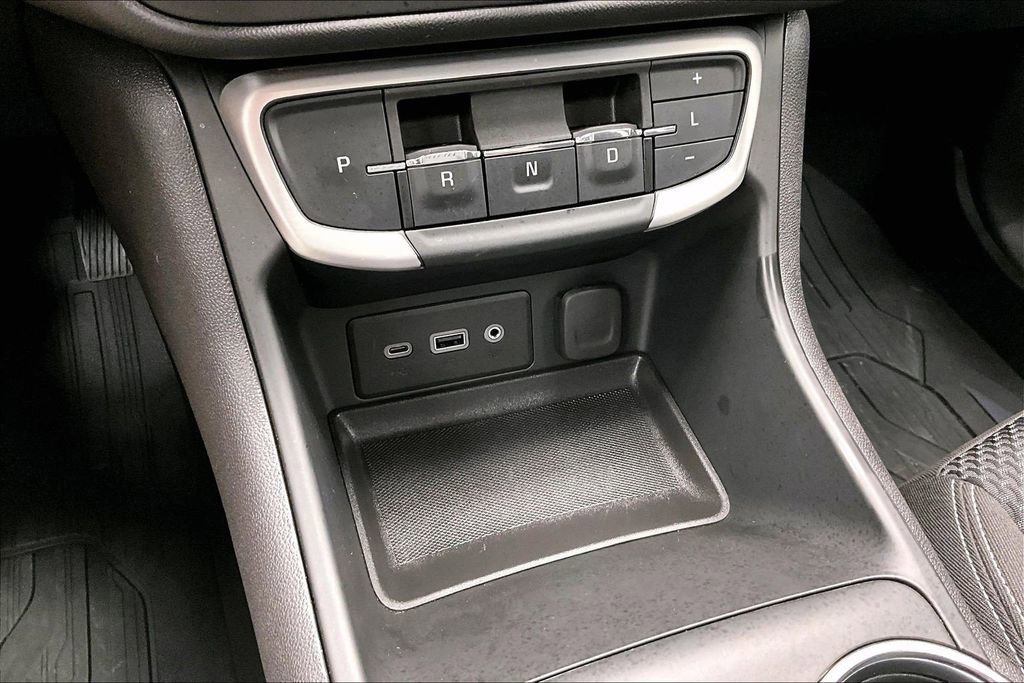 Used 2024 GMC Terrain SLE w/ Driver Convenience Package image 32