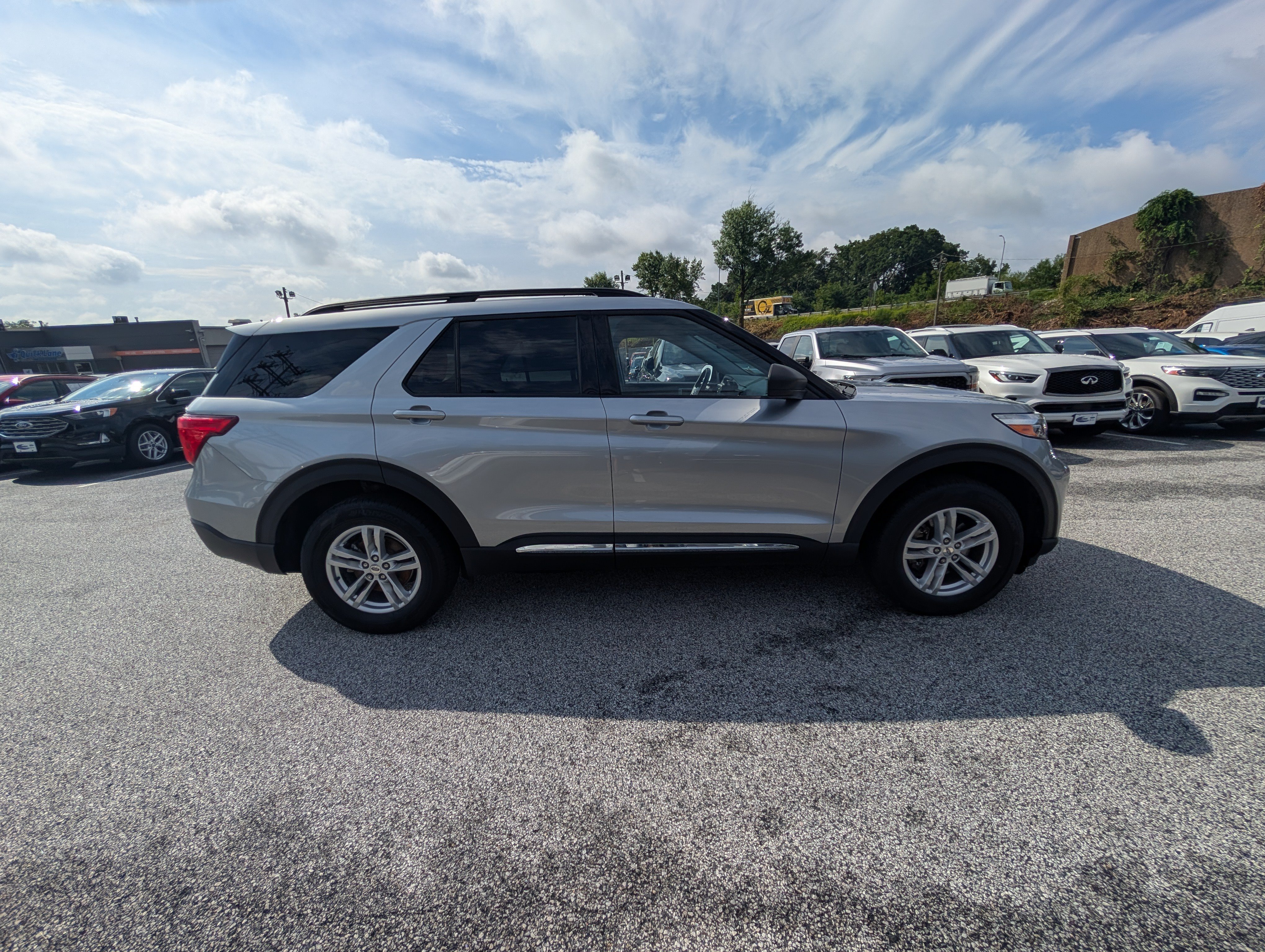 Certified 2020 Ford Explorer XLT w/ Equipment Group 202A AWD/4WD image 8