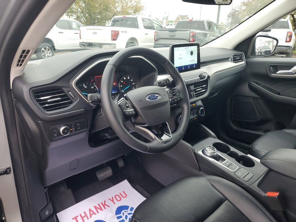 Certified 2022 Ford Escape SEL image 17