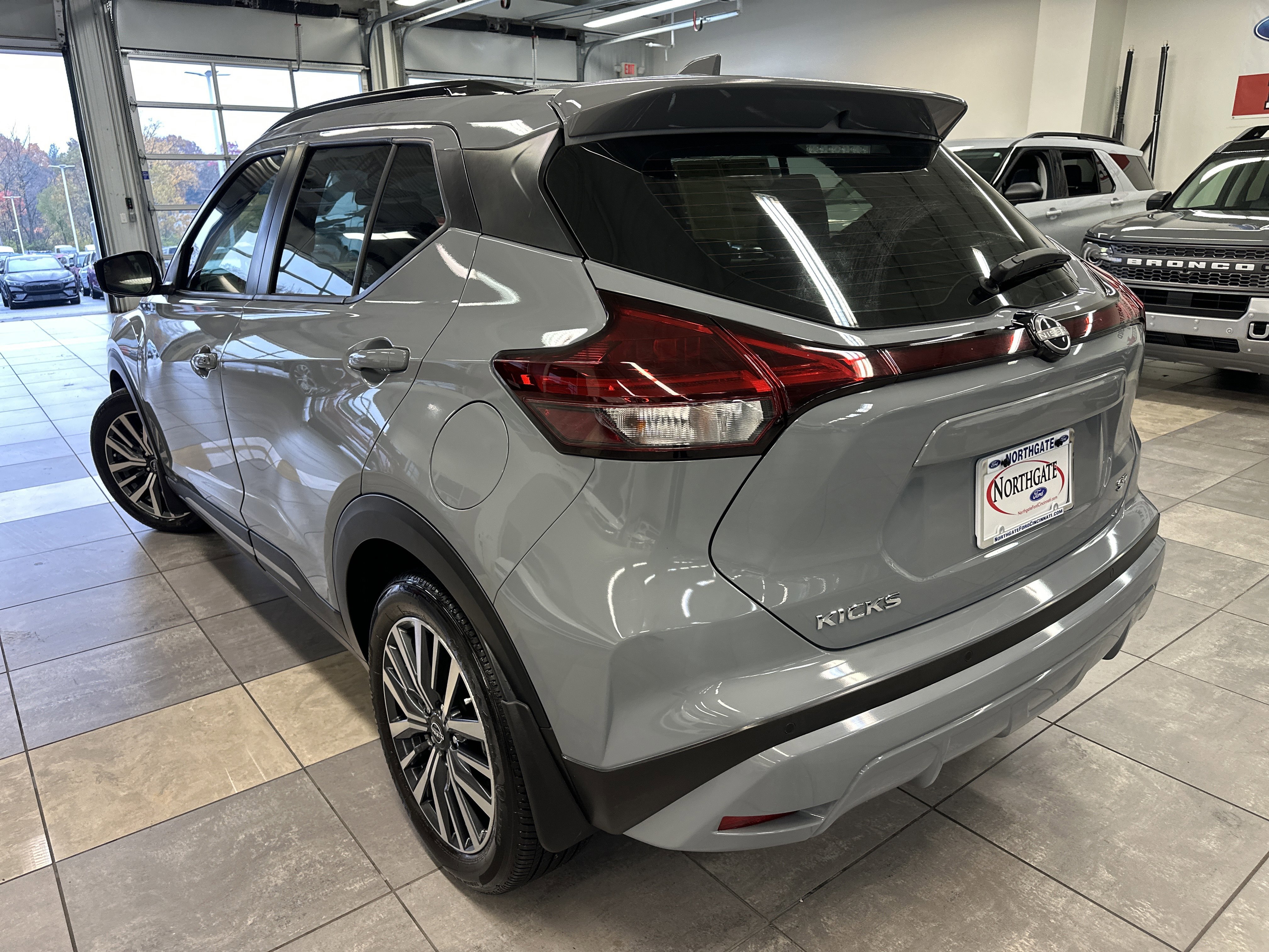Used 2024 Nissan Kicks SR w/ SR Premium Package image 3