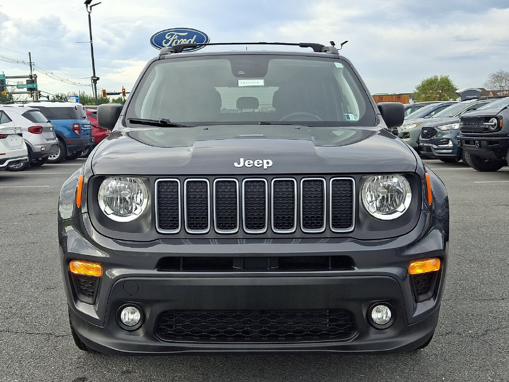 Used 2023 Jeep Renegade Latitude w/ Premium Group AWD/4WD image 2