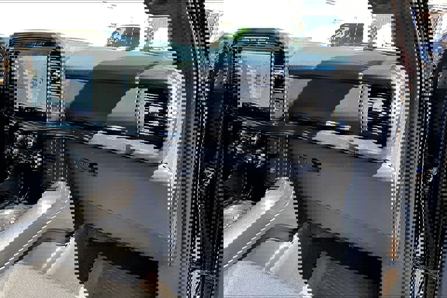 Certified 2022 Ford F150 XLT w/ Equipment Group 302A High image 21