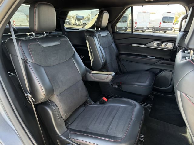 Certified 2025 Ford Explorer ST image 31