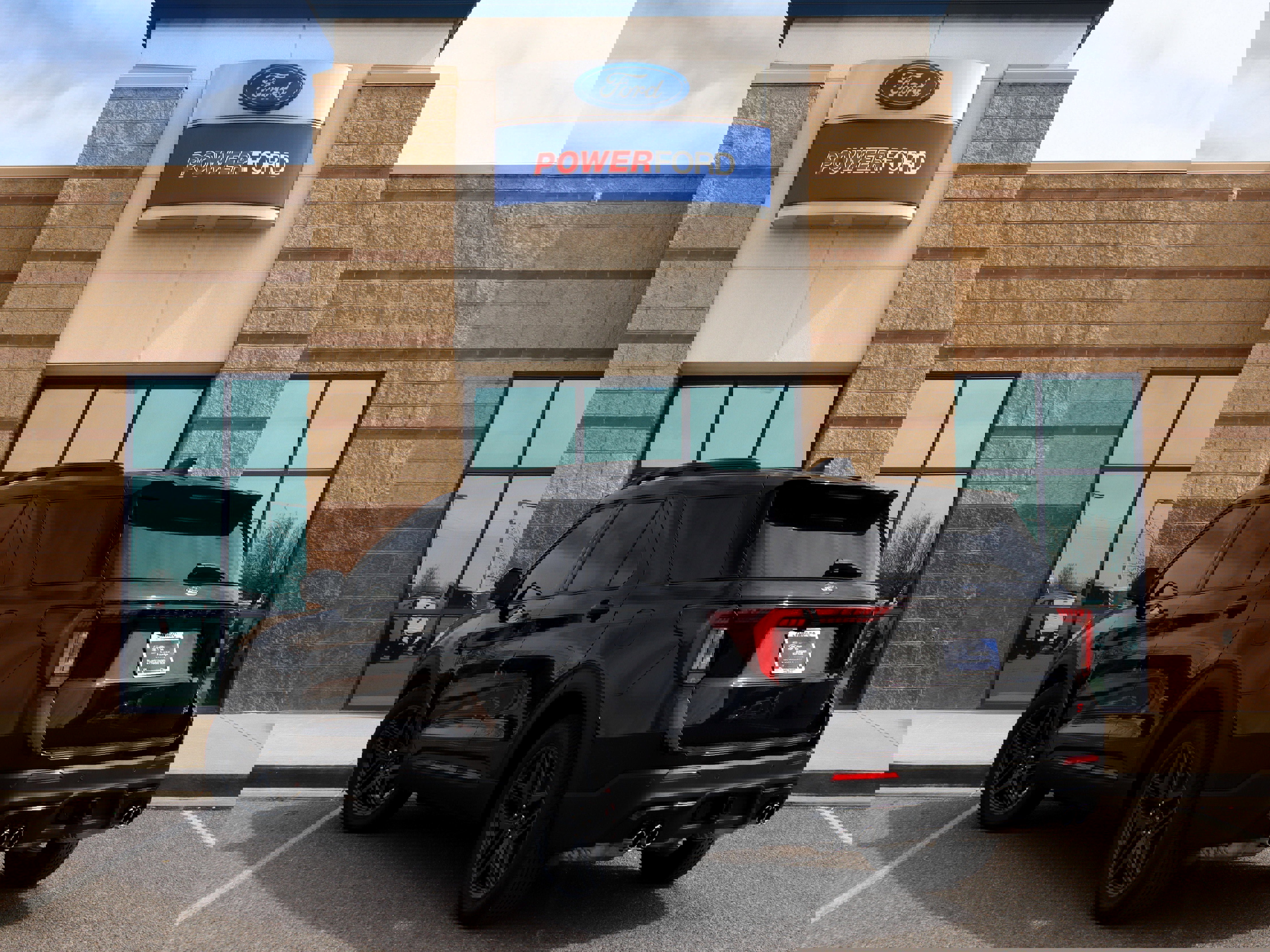 Certified 2025 Ford Explorer ST w/ Sun And Sound Package image 3